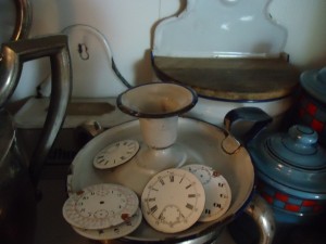 French-country-enamelware-clock-face