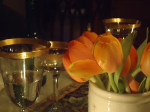 tulips-stemware-gold-rim